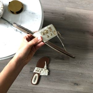STEVE MADDEN white leather gold thong sandal 9.5